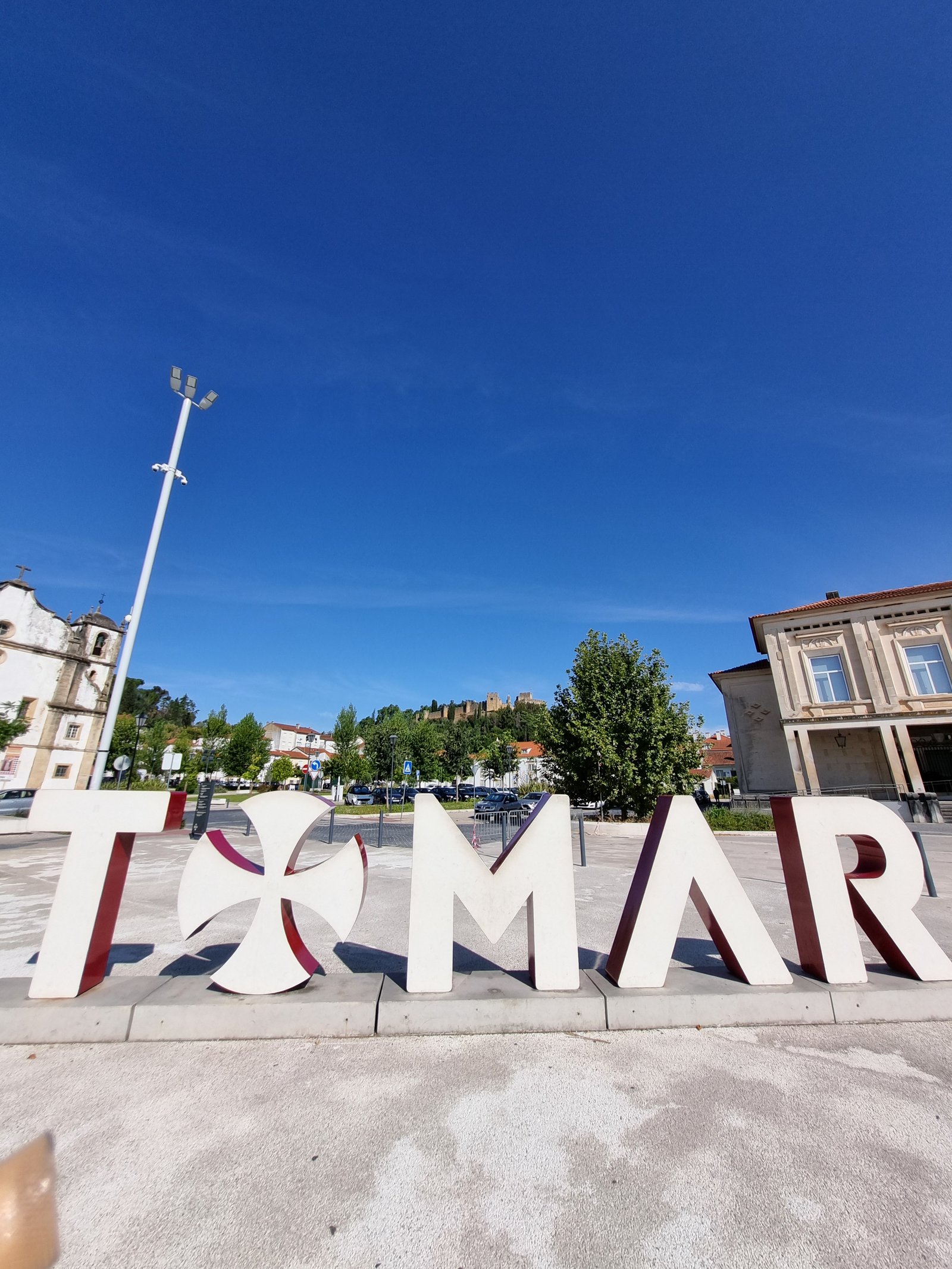 Tomar Meydanı TOMAR Yazısı Anıtı