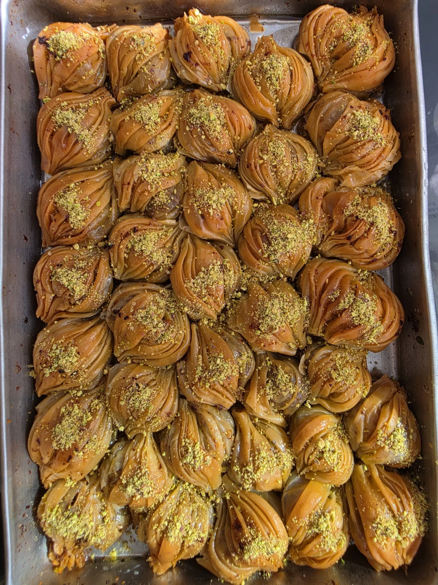 Gaziantep usulü fıstıklı taze midye baklava tepsisi