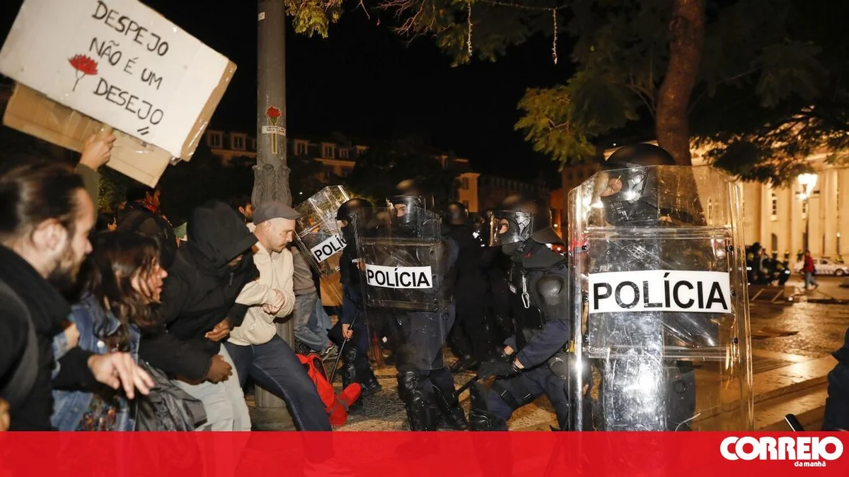 Os Verdes: Konut hakkı için sivil itaatsizlikte polis şiddeti ve cumhurbaşkanının sessizliği kabul edilemez
