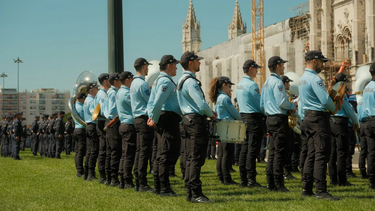 Portugal Police Forces Take to the Streets Over Salary Demands