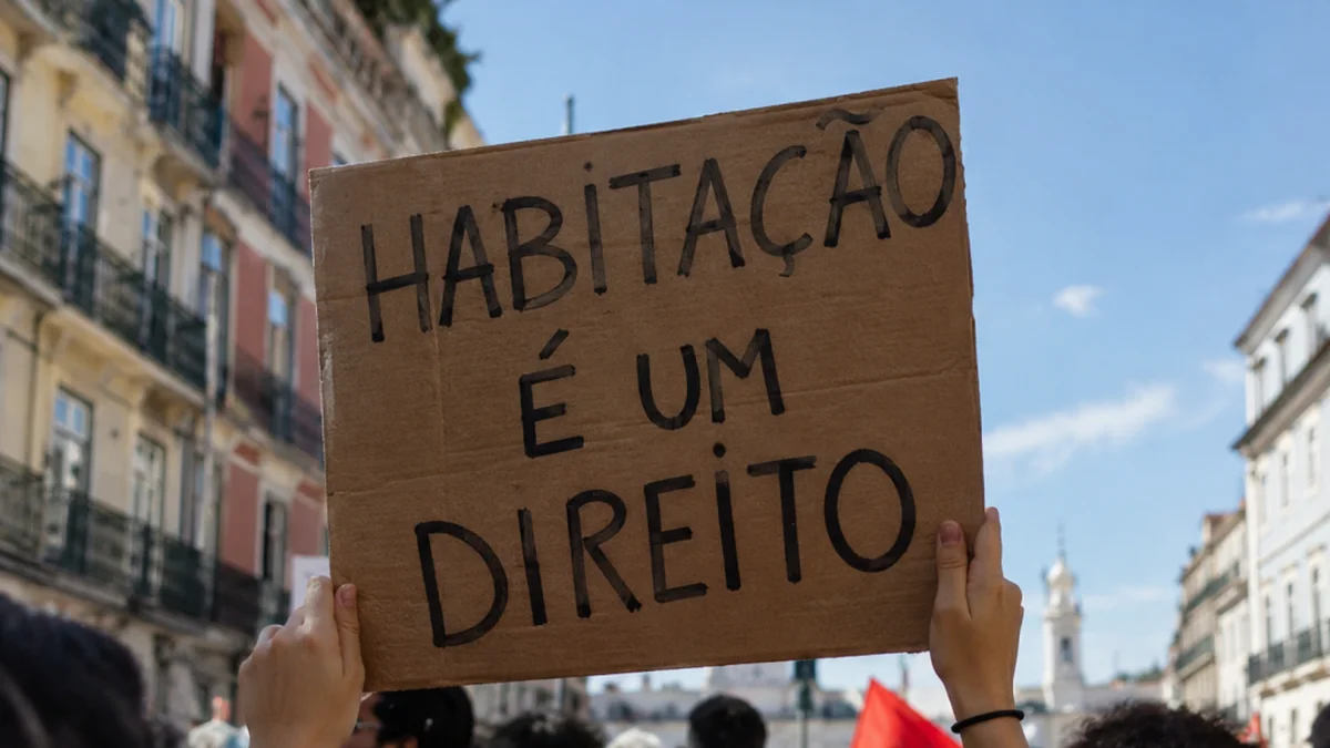 Housing‑Rights Tents Re‑Erected in Porto as Lisbon Plans Saturday Protest